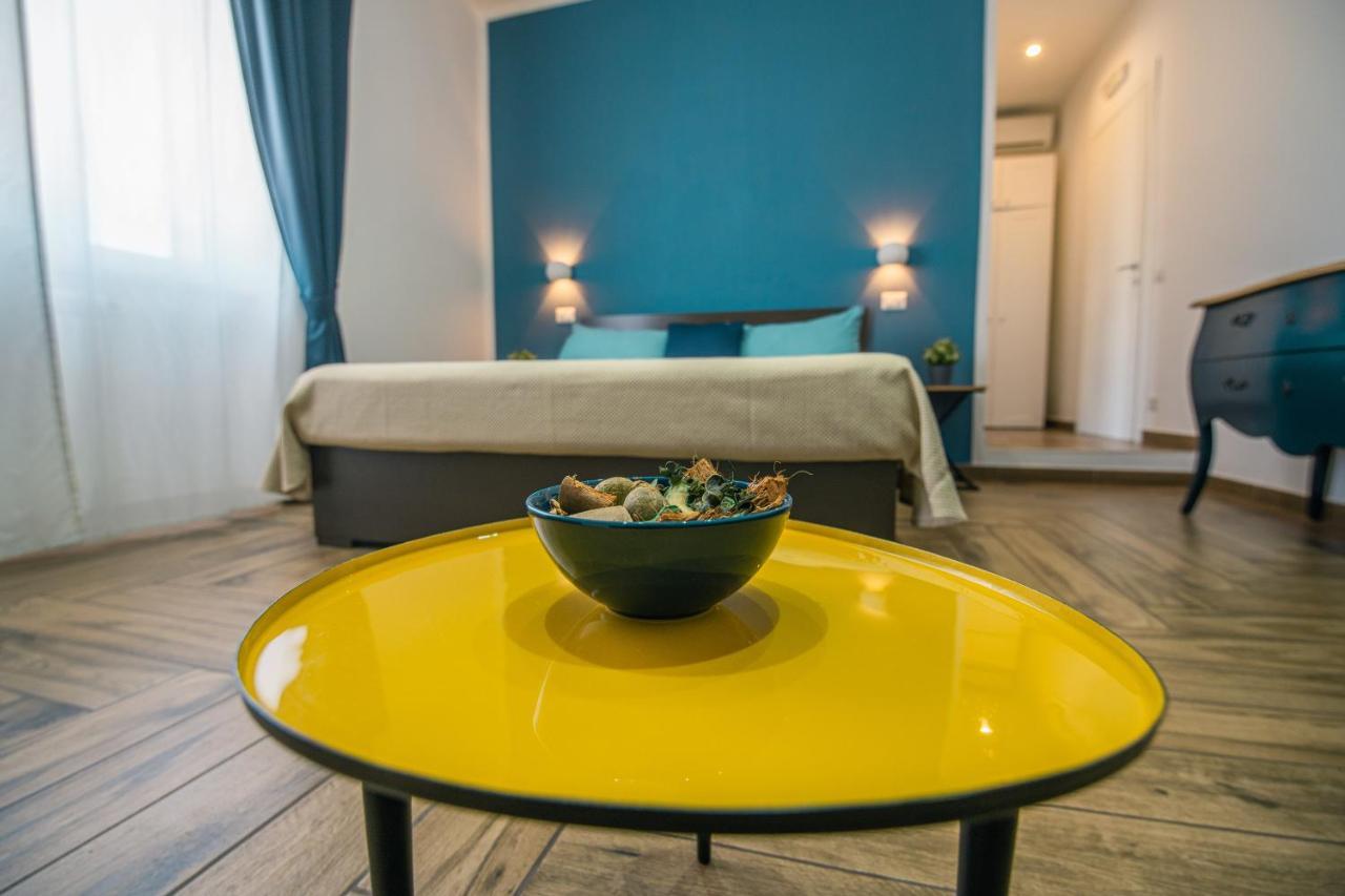 Hub Ferroviario - 12 Posti Letto Per Il Tuo Gruppo A Napoli Con Wifi E Netflix Bed & Breakfast Екстериор снимка