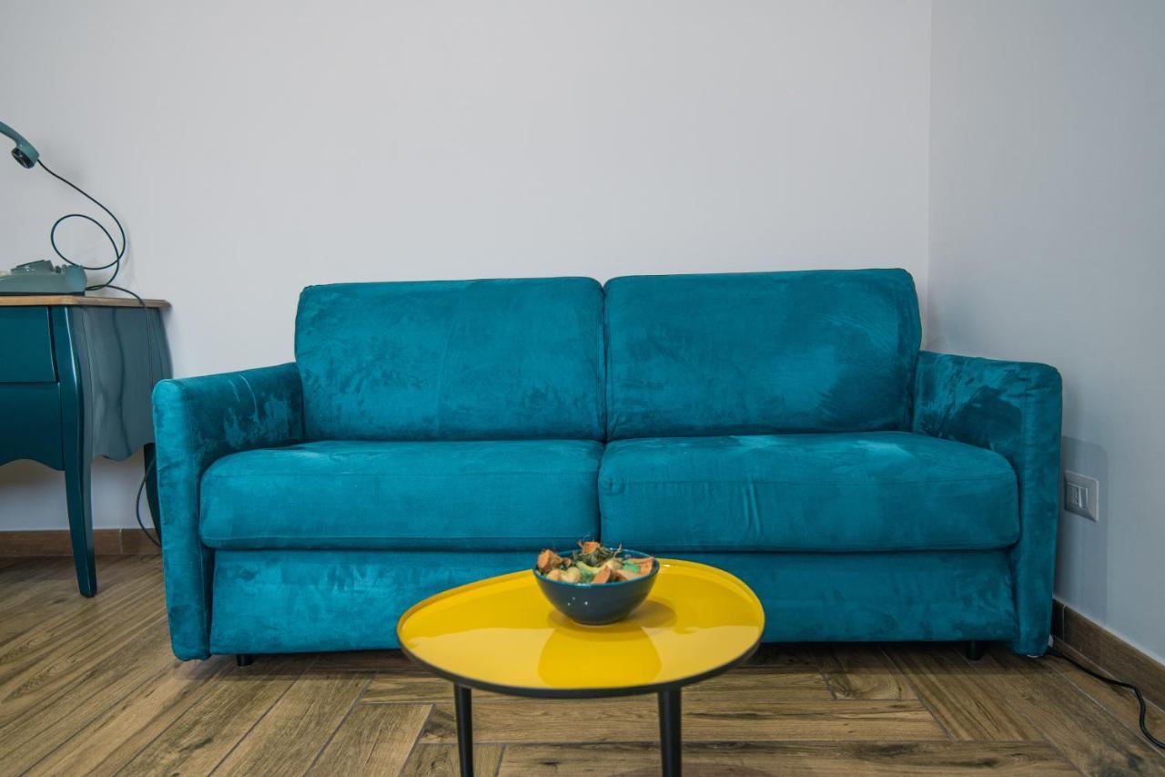 Hub Ferroviario - 12 Posti Letto Per Il Tuo Gruppo A Napoli Con Wifi E Netflix Bed & Breakfast Екстериор снимка
