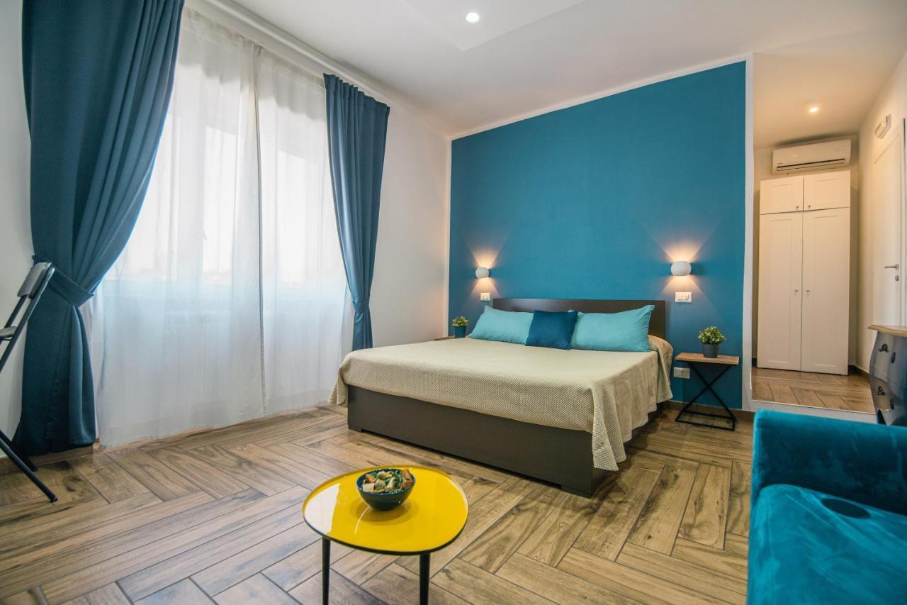 Hub Ferroviario - 12 Posti Letto Per Il Tuo Gruppo A Napoli Con Wifi E Netflix Bed & Breakfast Екстериор снимка