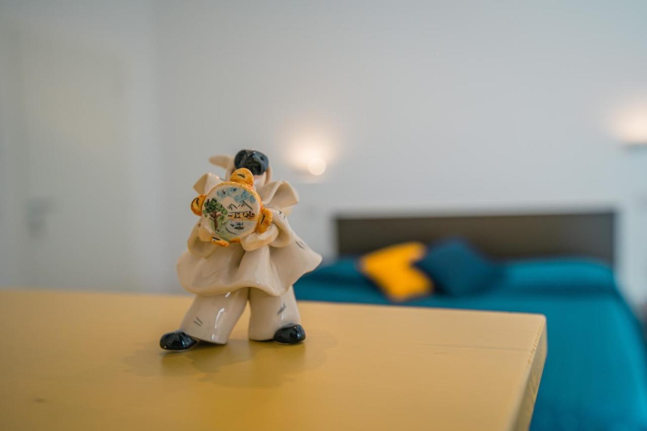 Hub Ferroviario - 12 Posti Letto Per Il Tuo Gruppo A Napoli Con Wifi E Netflix Bed & Breakfast Екстериор снимка