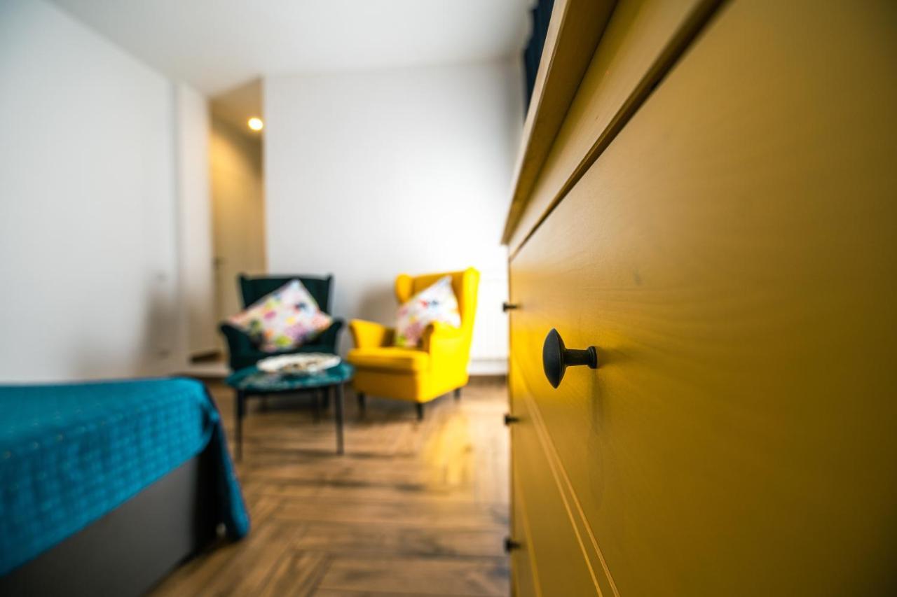 Hub Ferroviario - 12 Posti Letto Per Il Tuo Gruppo A Napoli Con Wifi E Netflix Bed & Breakfast Екстериор снимка